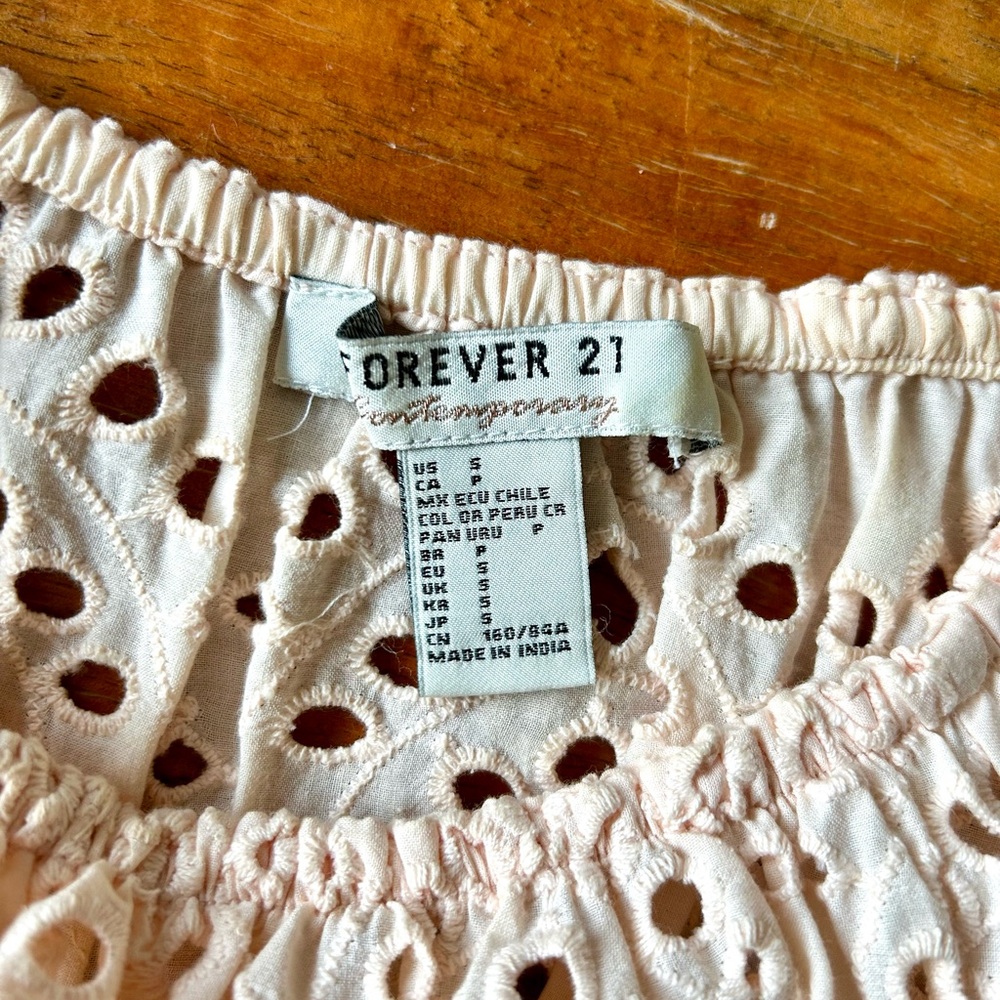 Forever 21 Pale Orange Puff Sleeve Eyelet Crop Top Blouse, Small - Picture 4 of 5